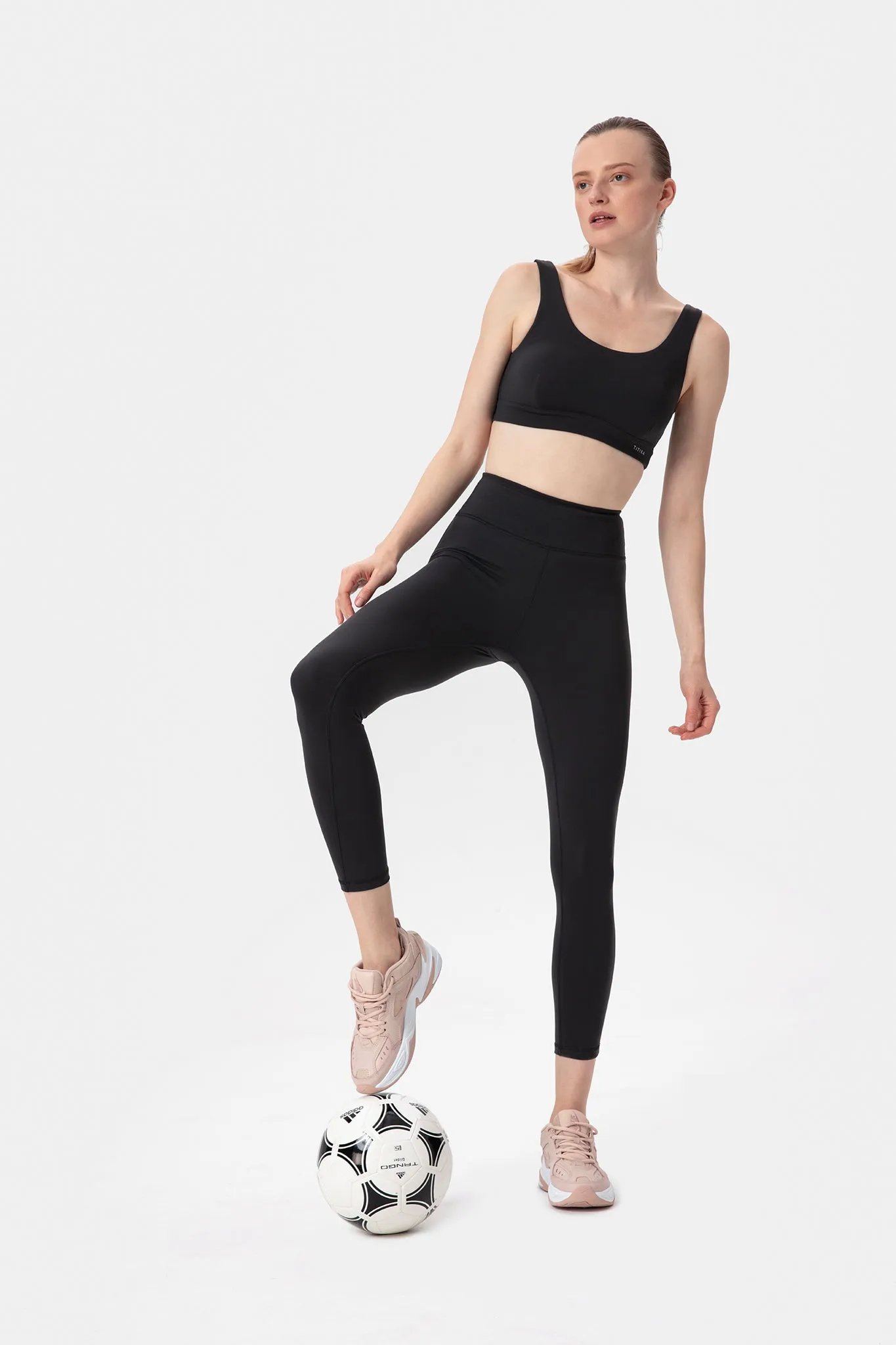 Layla Performance Leggings