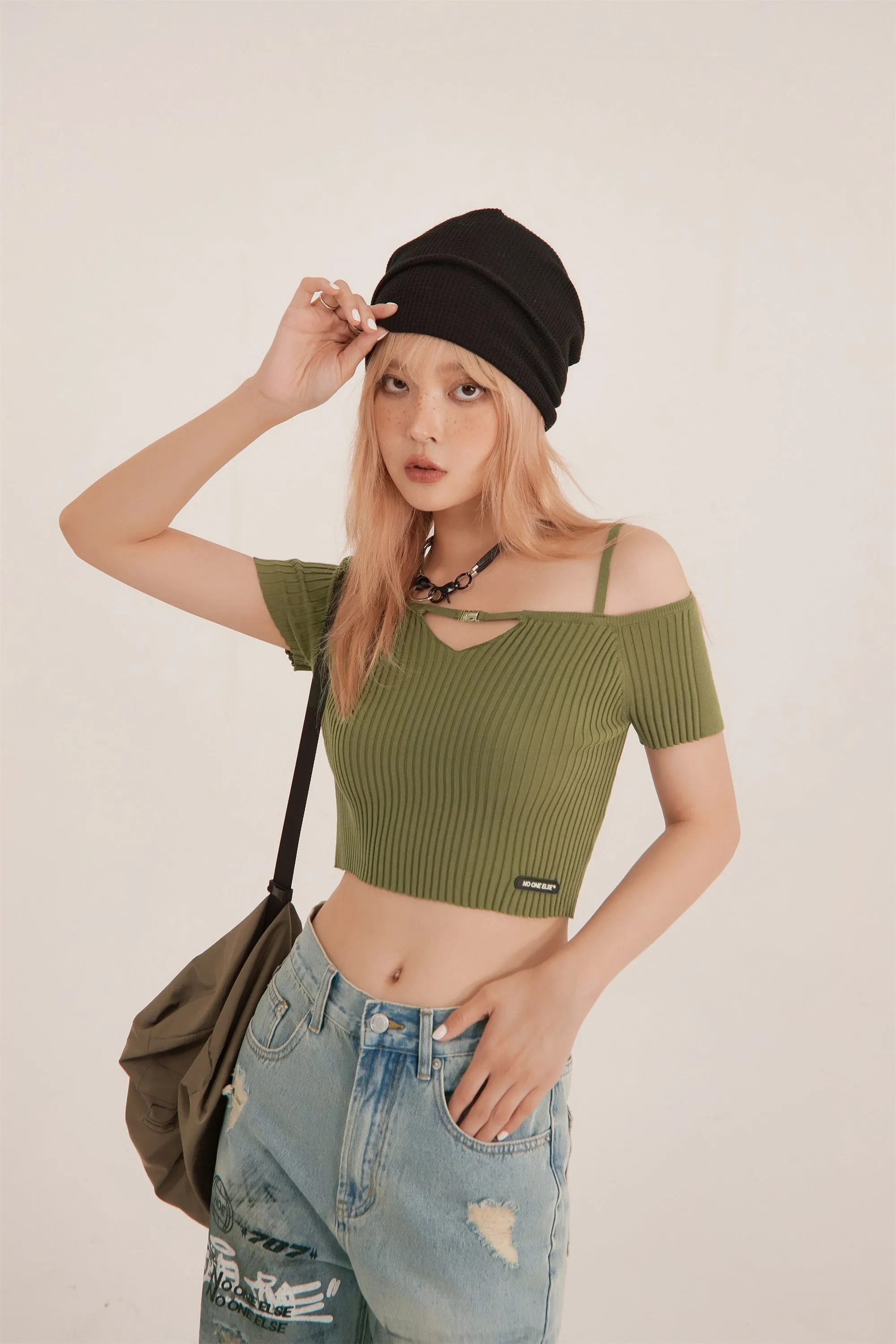 Off-Shoulder Ribbed Crop Top